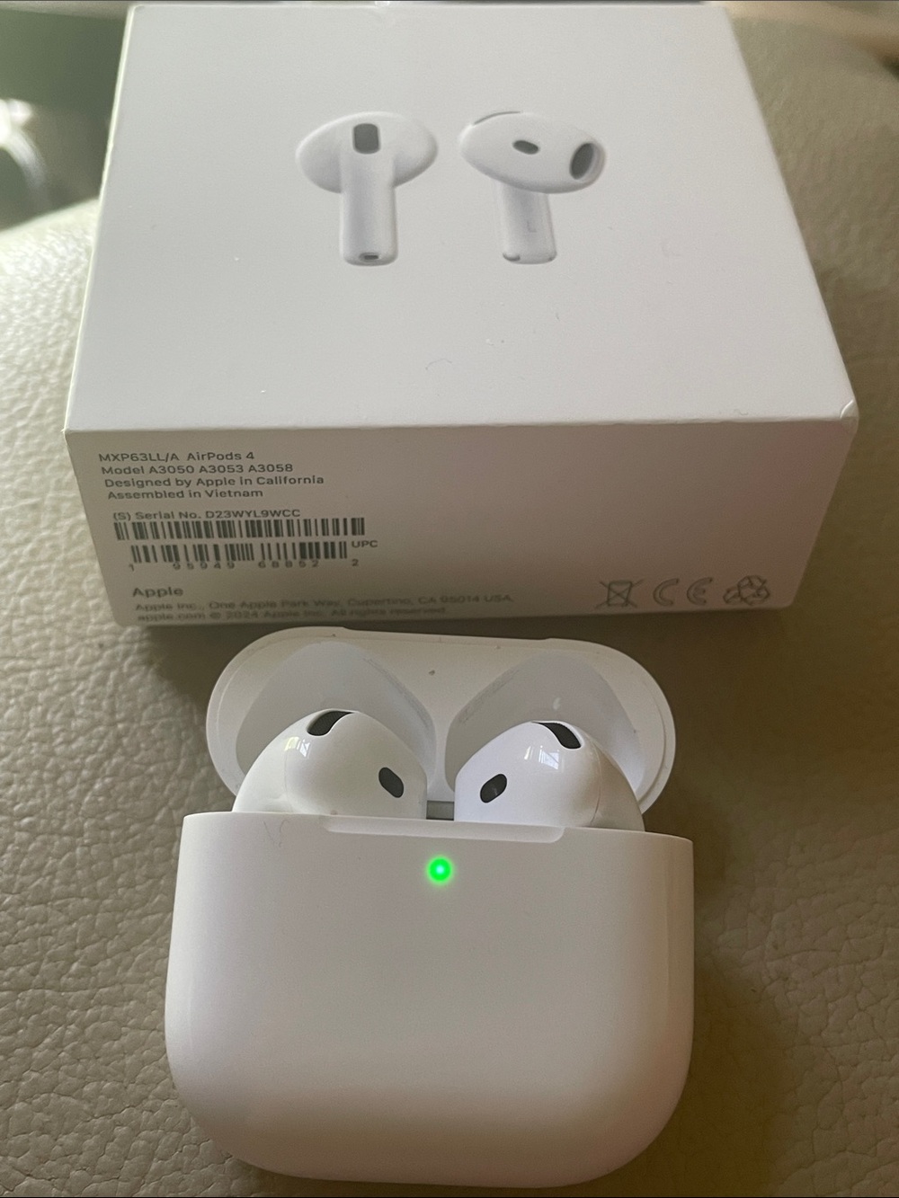 Preowned Apple AirPods 4 Wireless Earbuds - White